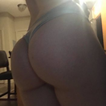 Profil de Inayah, 24 ans, Rencontre Mature à Teslin