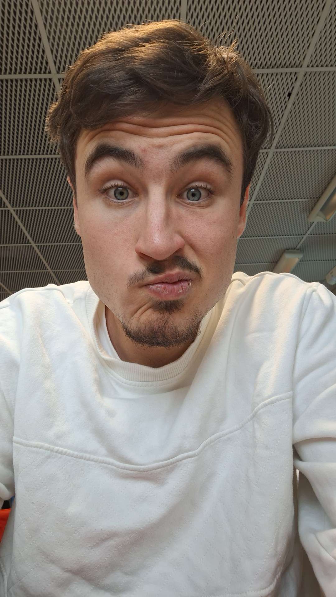 Profil de Aly, 19 ans, Rencontre Mature à Charlo