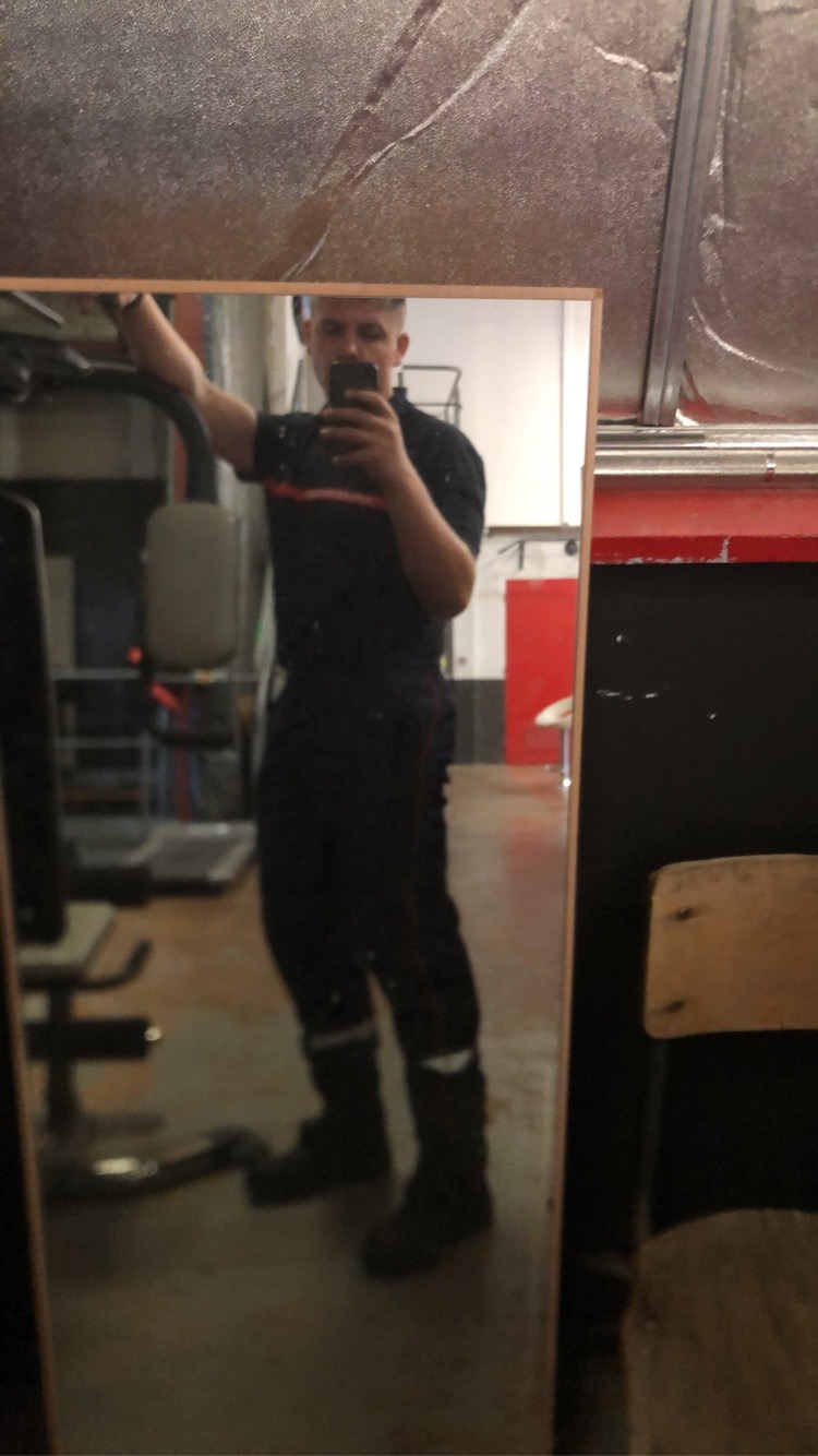 Profil de Erdem, 23 ans, Rencontre Mature à Crossfield