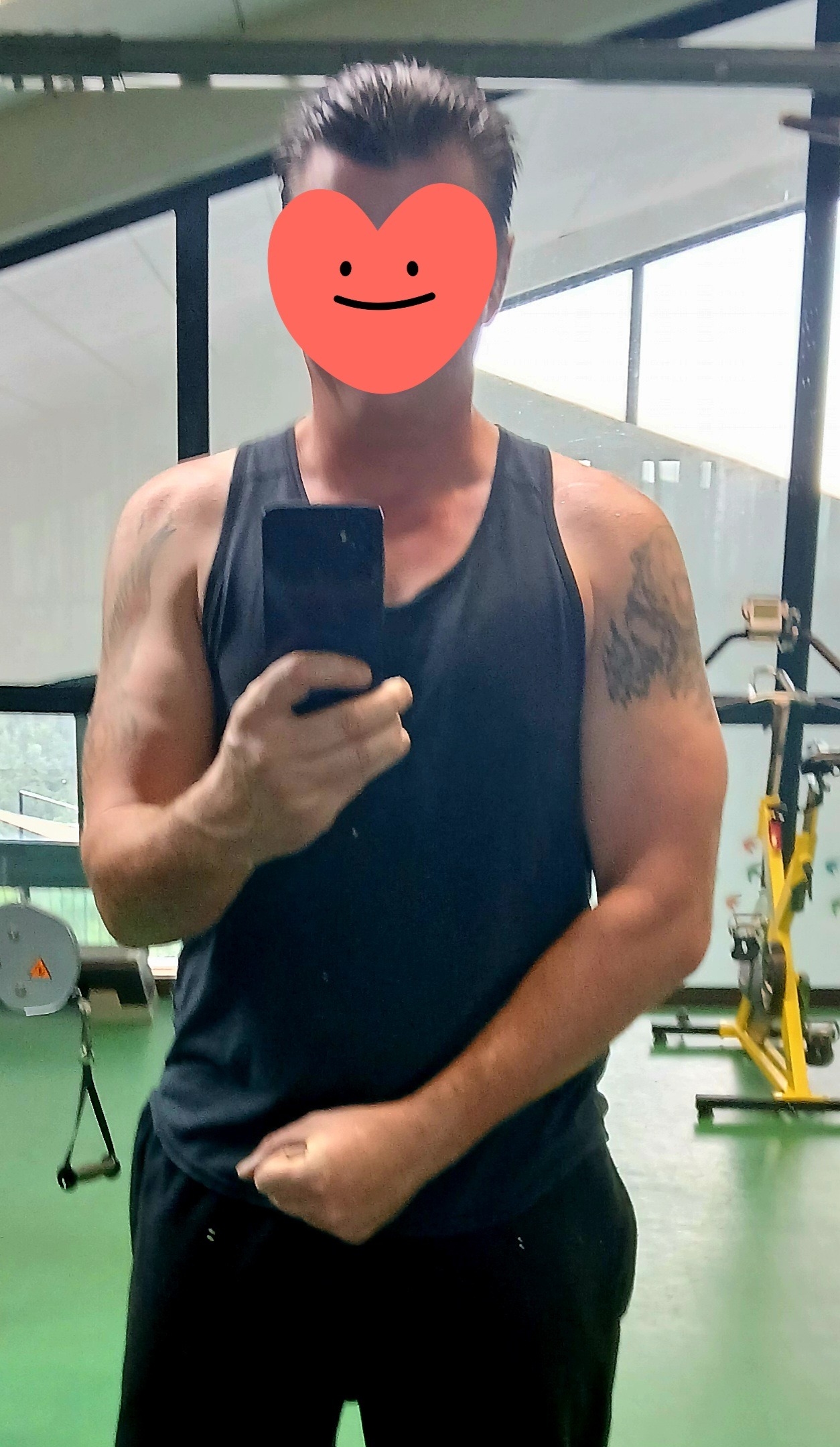 Profil de Emin, 44 ans, Rencontre Mature à Central Saanich