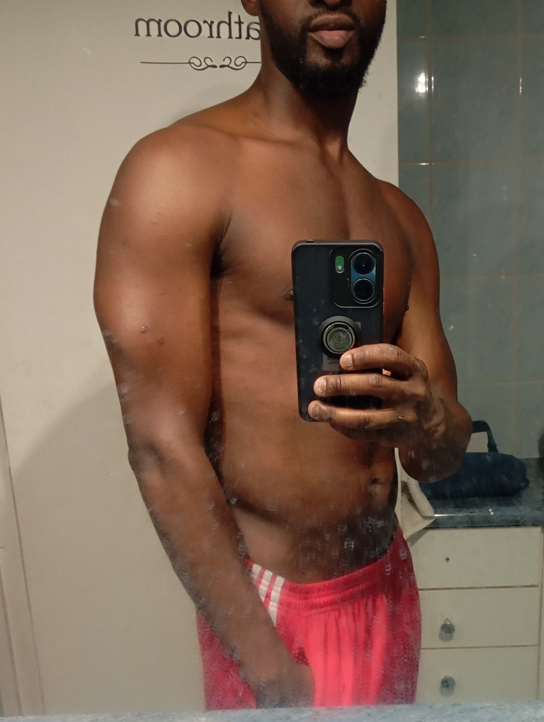 Profil de Mehidi, 27 ans, Rencontre Mature à Fosston