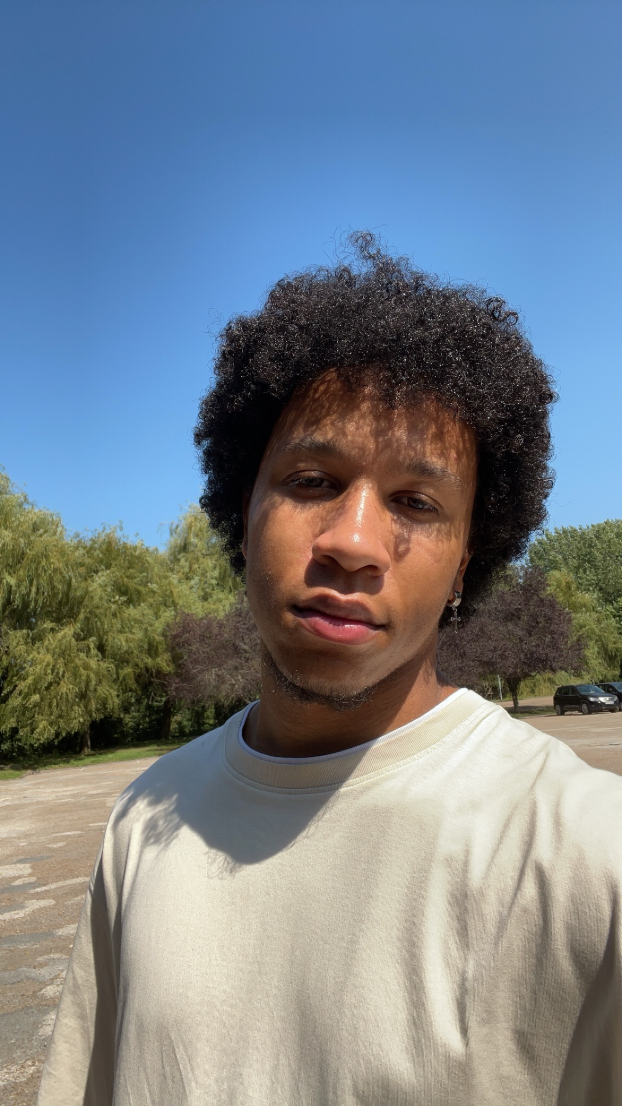 Profil de Hendy, 20 ans, Rencontre Mature à Saint-François-Xavier-de-Viger