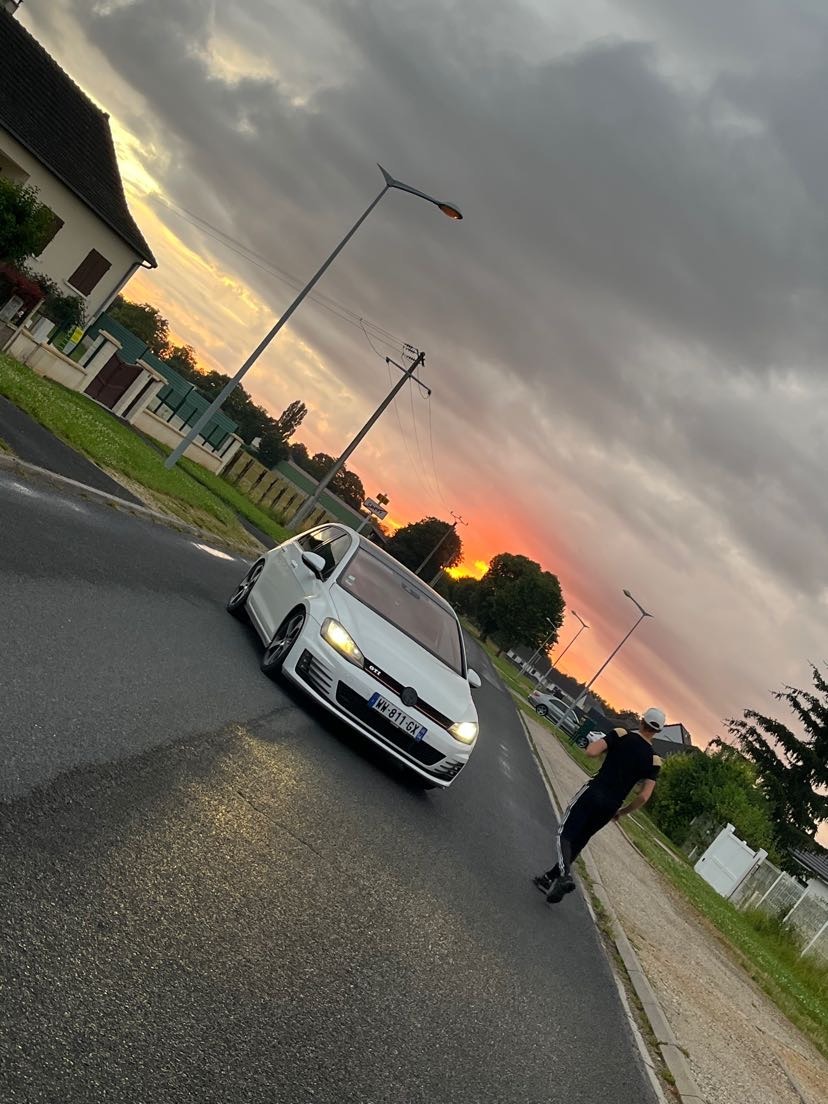 Profil de Souleymen, 23 ans, Rencontre Mature à Crossfield