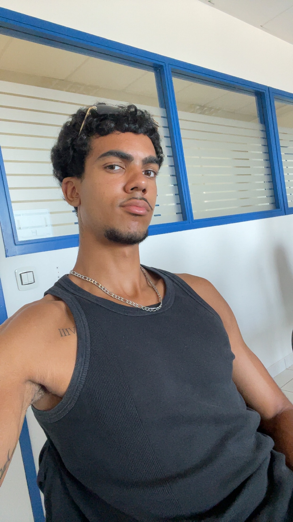 Profil de Djoulian, 18 ans, Rencontre Mature à Saint-Cuthbert