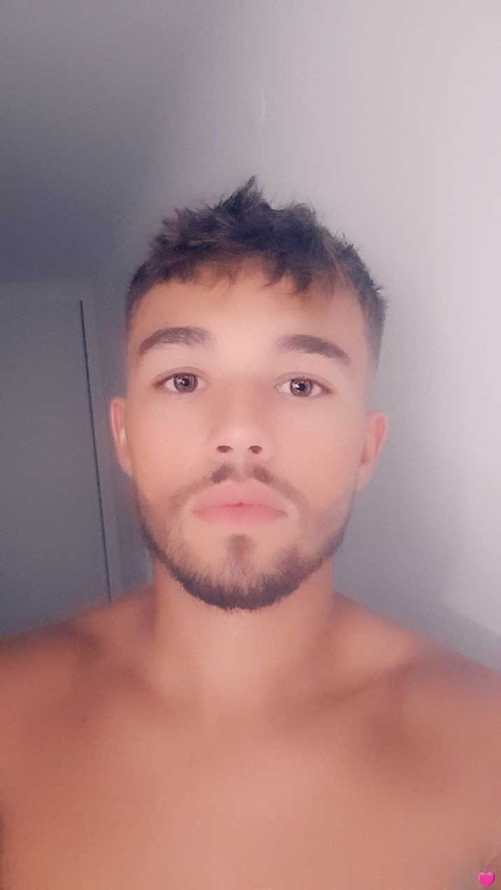 Profil de Kenan, 21 ans, Rencontre Mature à Hilton